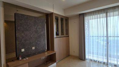 Dijual Segera Apartemen 3BR Semi Furnished Kondisi Baik Siap Ditempati