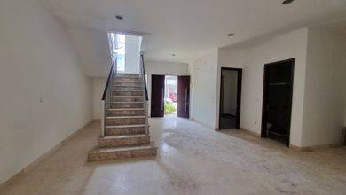 Rumah Modern area Pantai Indah Kapuk, Jakarta Utara, Luas 168 m2