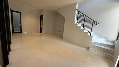 For Sale rumah Eksklusif di Pantai Indah Kapuk 2, Jakarta Utara - LT 120m²