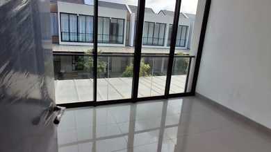 Kesempatan Rumah di Pantai Indah Kapuk 2, Jakarta Utara, LB 45m², Harga 1 Miliar