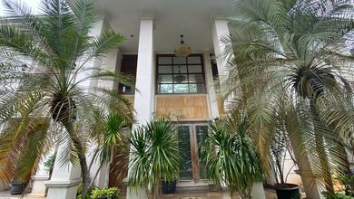 Penawaran Langka, rumah Prestisius di Kebayoran Baru, Jakarta Selatan, LB 1418m²