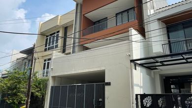 For Sale rumah Eksklusif di Pulo Gadung, Jakarta Timur - LT 145m²