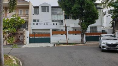 Rumah Area Luxury Puri Indah, Jakarta Barat - Harga Terbaik 15 Miliar