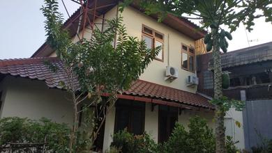 Rumah Mewah di Pejaten, Jakarta Selatan, 4 Kamar Tidur, LT 403m²