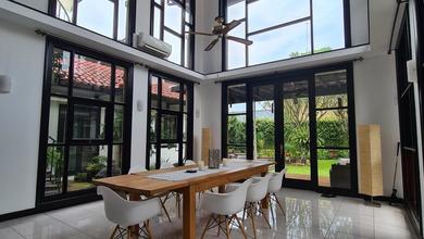 For Rent Rumah Luxury di Kebayoran Lama, Jakarta Selatan, LT 1595m²
