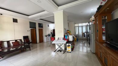 Penawaran Eksklusif, rumah Prestisius di Pluit, Jakarta Utara, LB 400m²