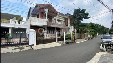 Rumah Mewah di Jatinegara, Jakarta Timur, 3 Kamar Tidur, LT 270m²