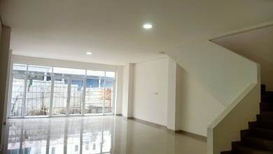Dijual Cepat Ruko Baru Lokasi Strategis Di Tebet (d)