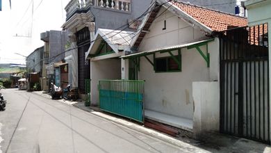 Rumah Dijual di Banyu Urip, Surabaya, LB 145m², Harga Terbaik!
