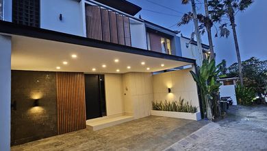 1 Unit Vila Eksklusif, Di Padonan Dekat Pusta Kawasan Canggu