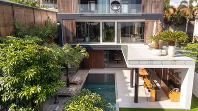 Rumah Mewah di Kawasan Uluwatu, Badung, LB 674m², Harga 25 Miliar