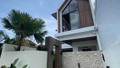 Villa Modern, Berlokasi Di Cempaka Area Sangat Berkembang