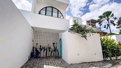 Villa 2 Lantai, Gaya Tropis Modern, 3 Kamar Lokasi Strategis 