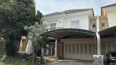 Hunian Elegan di Wiyung, Surabaya, 4 Kamar Tidur, LT 240m²