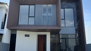 Hunian Elegan di Citraland, Surabaya, 4 Kamar Tidur, LT 135m²