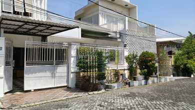 Hunian Mewah di Kawasan Manyar, Surabaya, LB 450m², Harga 4,5 Miliar