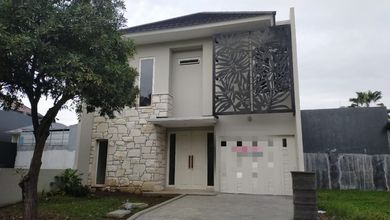 Dijual rumah Premium di Citraland, Surabaya - LT 190m²