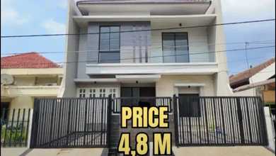 Rumah Prestisius di Kawasan Manyar, Surabaya, LB 240m², Harga 4,8 Miliar