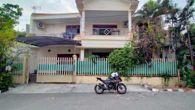 Rumah Dijual di Darmo permai, Surabaya, LB 250m², Harga Terbaik!