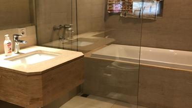 Dijual Apartemen Luxury di Taman Anggrek, Jakarta Barat, LB 135m²