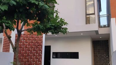 Rumah Area Luxury Veteran, Jakarta Selatan - Harga Terbaik 3,2 Miliar