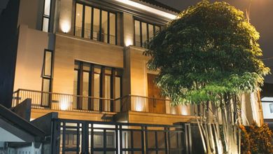 Rumah Elegan di Kebayoran Baru, Jakarta Selatan, 4 KT, LT 325m²