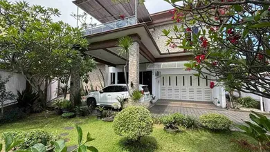 Hunian Prestisius di Kawasan Nginden, Surabaya, LB 400m², Harga 7,5 Miliar