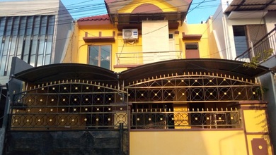 Kesempatan Rumah di Mulyosari, Surabaya, LB 200m², Harga 2 Miliar