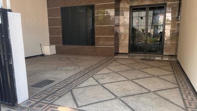 Rumah Mewah di Mayjen Sungkono, Surabaya, 4 Kamar Tidur, LT 168m²