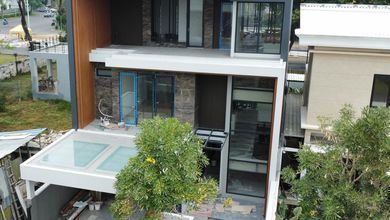 Dijual rumah Mewah di Citraland, Surabaya - LT 210m²