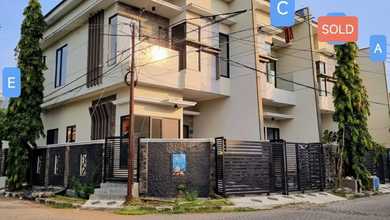 Kesempatan Rumah di Mulyosari, Surabaya, LB 100m², Harga 1,35 Miliar