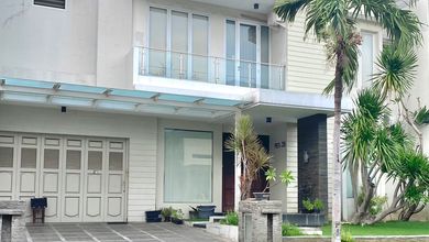For Sale rumah Premium di Pakuwon Indah, Surabaya - LT 405m²