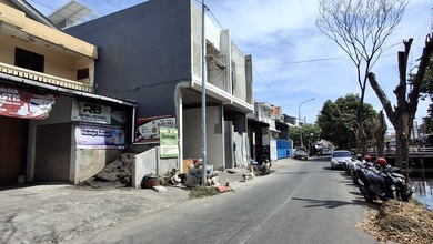 Soho / Ruko Baru On Progress Nol Jalan Raya 1.55m Nego Dekat Upn Rungkut Merr Pondok Tjandra Jalanan Ramai