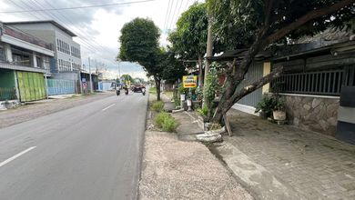 Kesempatan Langka, rumah Mewah di Lidah Kulon, Surabaya, LB 250m²