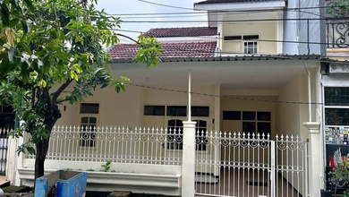 Kesempatan Rumah di Rungkut, Surabaya, LB 140m², Harga 1,2 Miliar
