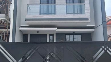 Rumah Elite di Kawasan Manyar, Surabaya, LB 190m², Harga 3 Miliar