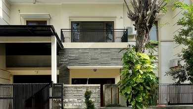 Hunian Mewah di Kawasan Pakuwon City, Surabaya, LB 350m², Harga 5 Miliar