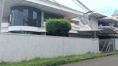 Hunian Elegan di Palmerah, Jakarta Barat, 6 Kamar Tidur, LT 633m²