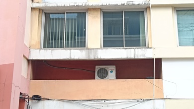 Ruko Usaha 3 Lantai Dijual Cempaka Mas Jakarta Pusat Ruko di Halte Busway Cempaka Putih, Jl. Jend. Ahmad Yani, Kayu Putih, Pulogadung, Kota Jakarta Timur, DKI Jakarta, Indonesia, 13210, Cempaka Mas 55.0 m² Unfurnished HGB