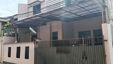 For Sale rumah Eksklusif di Tomang, Jakarta Barat - LT 141m²