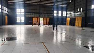 Gudang Di Cakung Posisi Hook Muat Truk 40 Ft