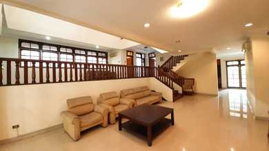 Dijual rumah Eksklusif di Pondok Indah, Jakarta Selatan - LT 470m²