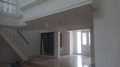 Dikontrakkan Rumah Murah di Cawang, Jakarta Timur, LT 270m²
