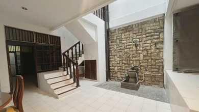 Dijual rumah Mewah di Pulomas, Jakarta Timur - LT 241m²