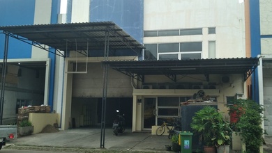 Gudang Dengan Office, Access Kontainer Di Pulo Gadung