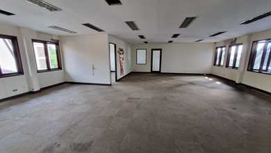 Disewakan Gedung Siap Pakai , Dekat Pintu Tol Kebon Jeruk