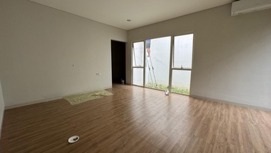 Rumah Sewa Murah Lokasi BSD De Park, Tangerang, LB 500m²