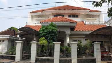 Hunian Prestisius di Kawasan Madiun, Madiun, LB 400m², Harga 8 Miliar