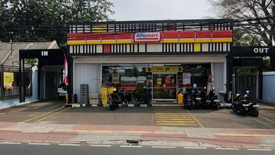 Tanah + Tempat Usaha, Kondisi Tersewa, Di Rawamangun Muka, Jaktim