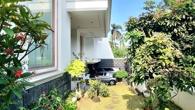 Rumah Elegan di Permata Buana, Jakarta Barat, 6 KT, LT 470m²